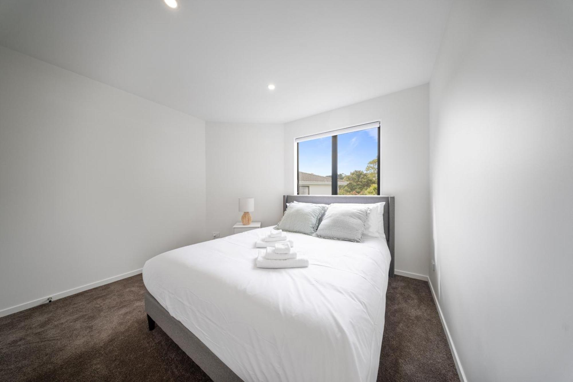 West Harbour Modern 4-Bedroom Retreat Auckland Exterior foto