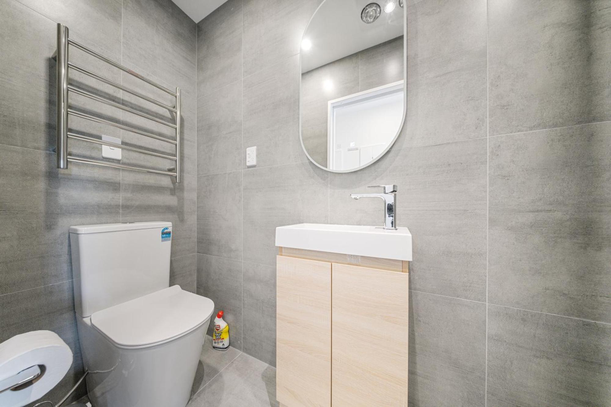 West Harbour Modern 4-Bedroom Retreat Auckland Exterior foto